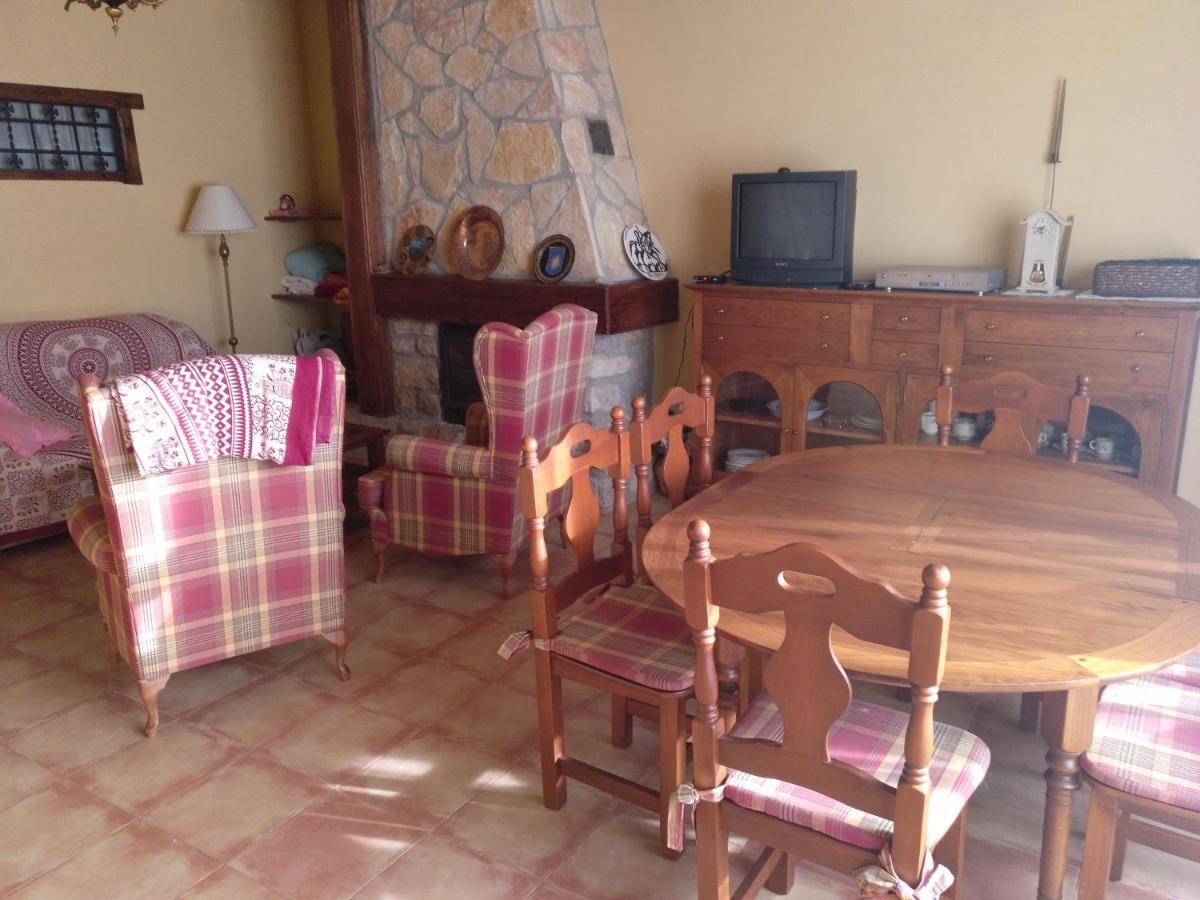 Casa Rural Amador Villarroya de los Pinares Екстериор снимка