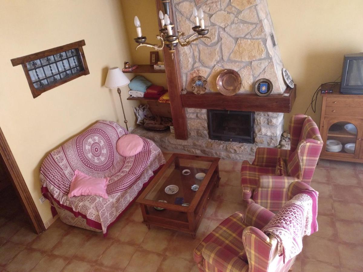 Casa Rural Amador Villarroya de los Pinares Екстериор снимка