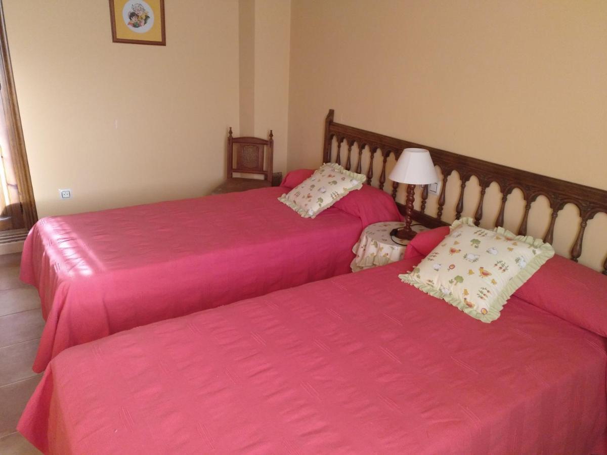 Casa Rural Amador Villarroya de los Pinares Екстериор снимка