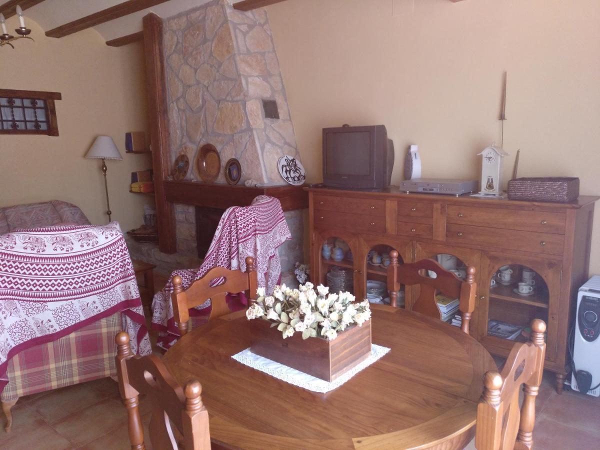 Casa Rural Amador Villarroya de los Pinares Екстериор снимка